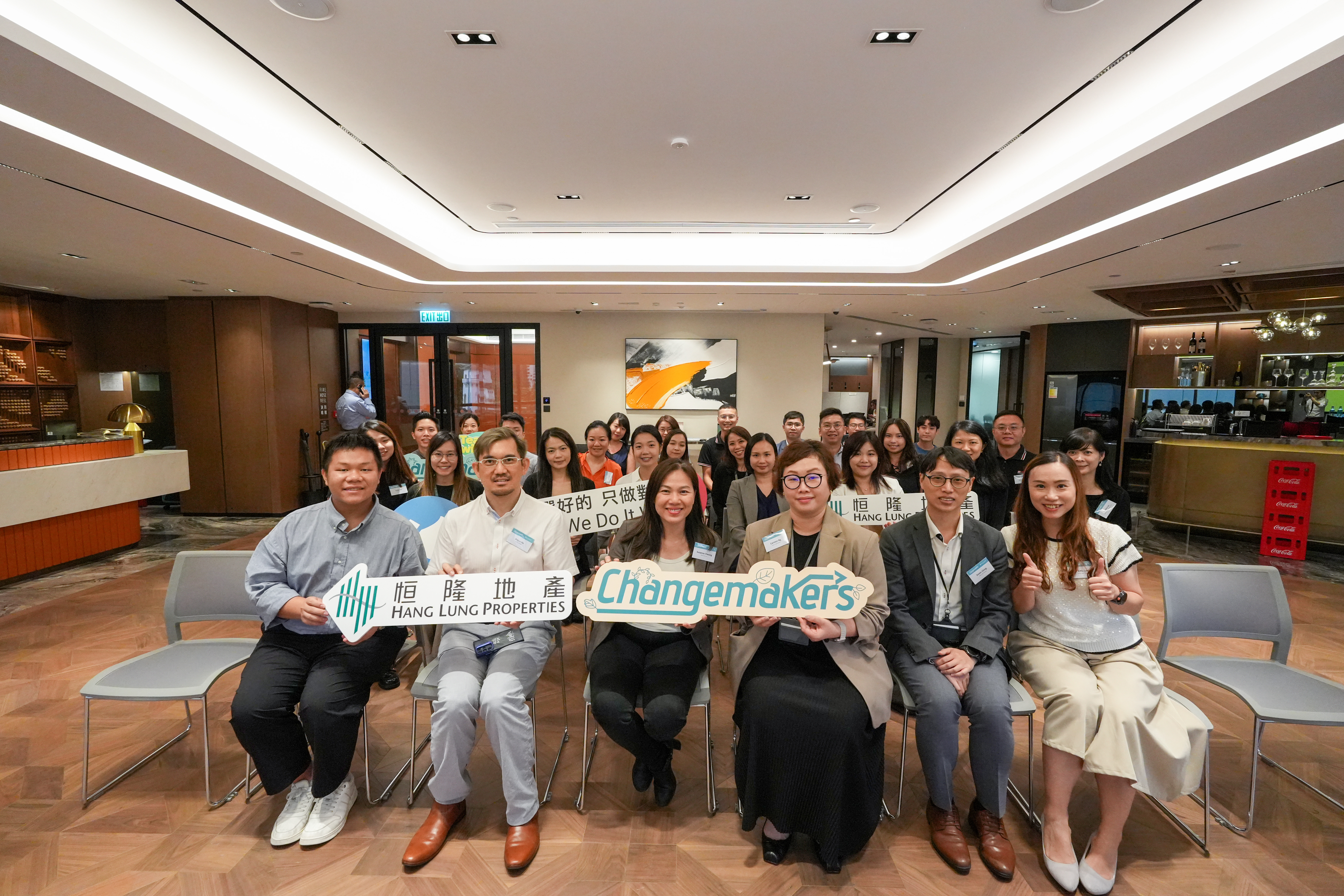 Hang Lung facilitates a dynamic session where representatives from Swire Coca-Cola and Greeners Action inspire our F&B tenants with valuable insights and solutions on waste management and circularity