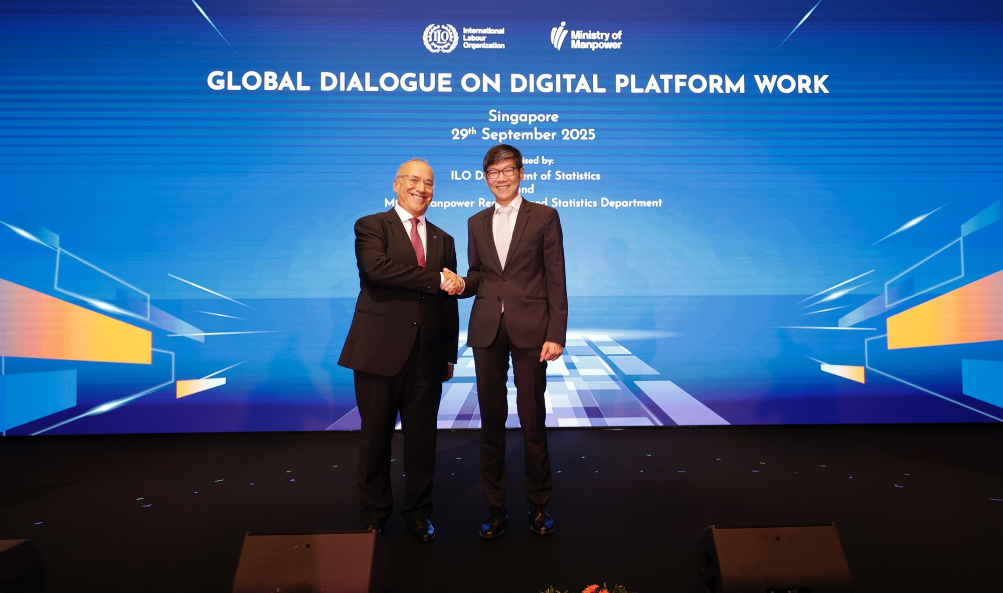 Ng Chee Khern, Permanent Secretary, Ministry of Manpower, Singapore (right) and Rafael Diez de Medina, Chief Statistician and Director, Department of Statistics, International Labour Organization (left) at the jointly organised Global Dialogue on Digital Platform Work.